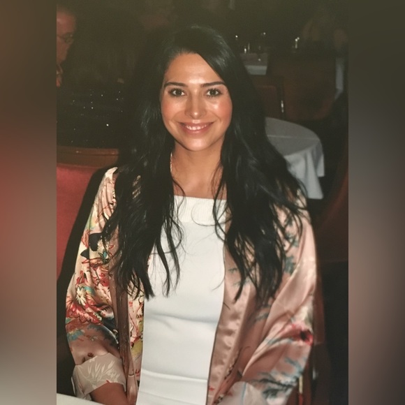 Meet your Posher, Ali - Picture 2 of 3